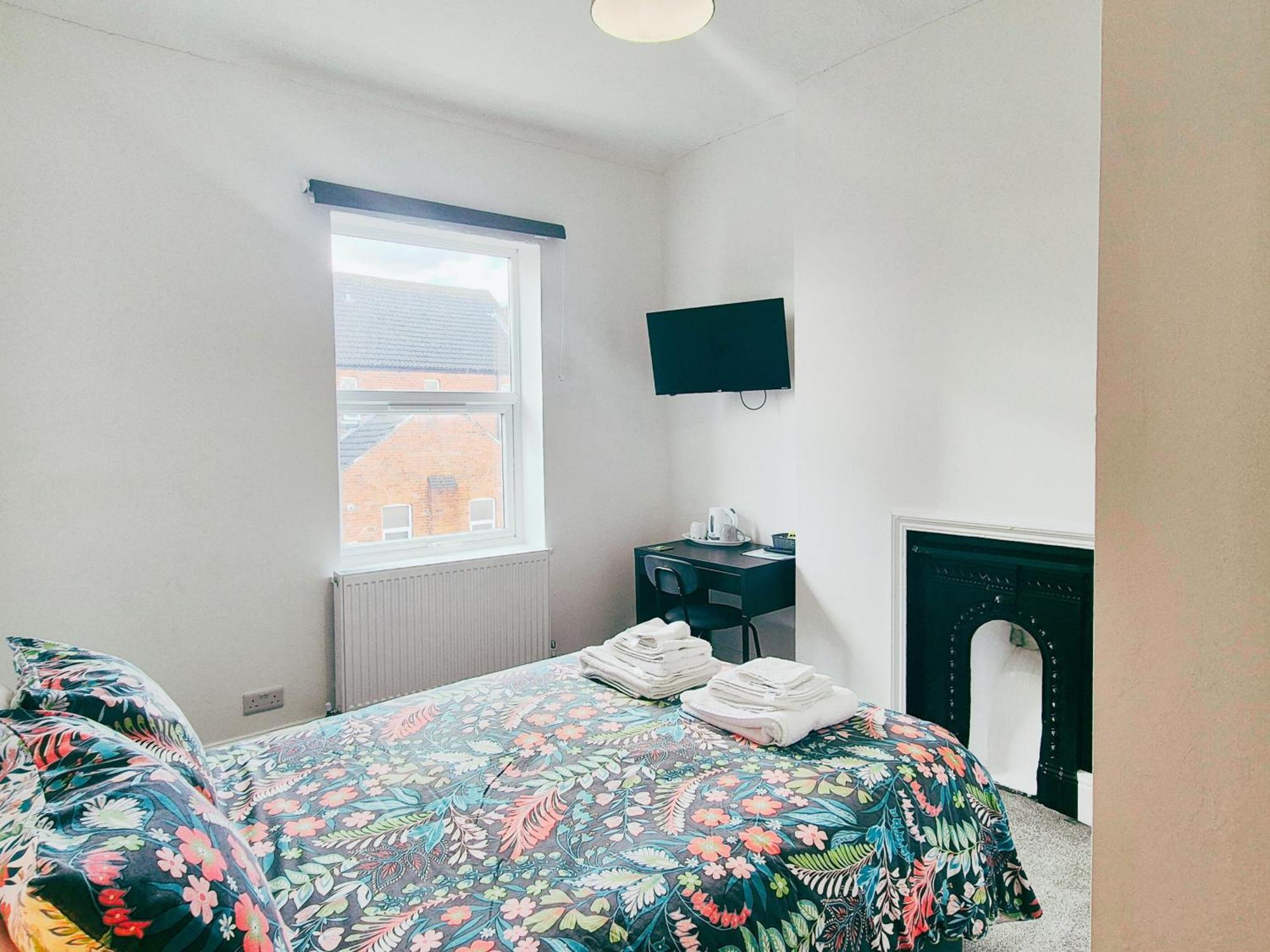 Cozy Room In Modern House Near Nottingham Exterior photo
